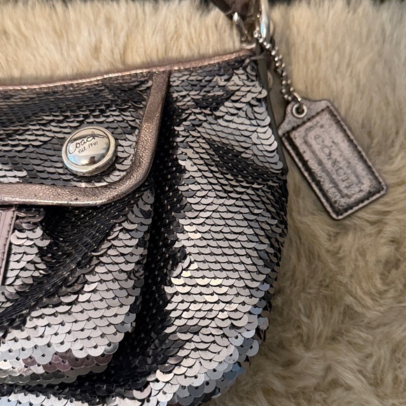 COACH Poppy Sequin Handbag silver - Picture 4 of 9